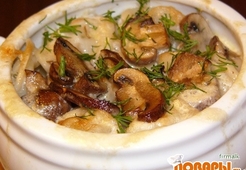 Грибы запеченные с гречкой и сметаной