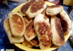 Жареные пирожки на сметанном тесте