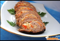 Мясной рулет с овощным омлетом