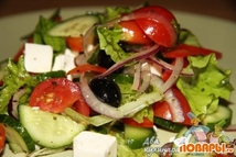 Шаг 6: Греческий салат. Приятного аппетита!