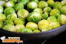 Шаг 7: Для этого капусту поем, почистим …