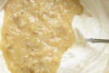 Шаг 4: Бананы, до кашицы размять вилкой …