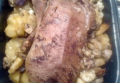 Утка запеченная с картофелем и грибами