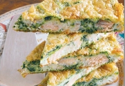 Пирог с лососем и шпинатом