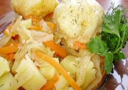 Рецепт: «Штруделя» дрожжевые на овощном рагу