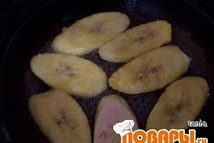 Шаг 4: На разогретой сковородке с небольшим …