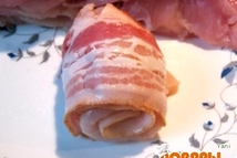 Шаг 4: Заворачиваем рулетик - обычно он …