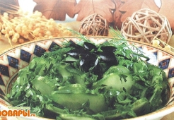 Салат из огурцов с маслинами