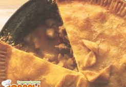 Пирог со свининой и яблоками