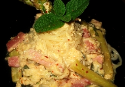 Спагетти со спаржей и ветчиной