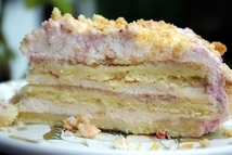 Шаг 4: Собрать торт. целый круг смазать …