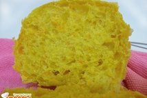 Шаг 2: Смазать взбитым с молоком желтком …