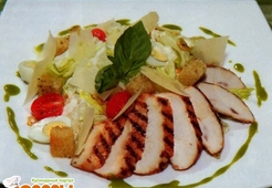 «Цезарь» с курицей по-американски  