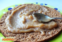 Шаг 5: Коржам нужно дать время полностью …