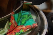 Шаг 9: Дальше придумываем гнет. Можно приспособить …