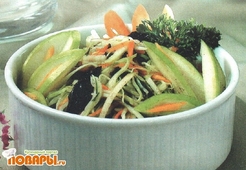 Салат из белокочанной капусты и чернослива