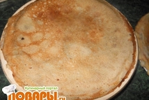 Шаг 1: Из ингредиентов для блинов испечь …