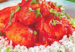 Тефтели из яиц в томатно-овощном соусе