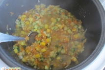 Шаг 5: Добавляем соль и молотый черный …