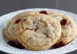 Рецепт: Печенье с клюквой и белым шоколадом