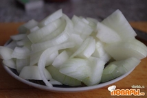 Шаг 3: Обжариваем их на небольшом количестве …