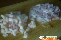 Шаг 2: Срезаем жир и часть жирной …