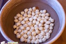 Шаг 2: Медленно доводим до кипения, периодически …