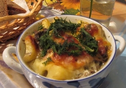 Рецепт: Картофель по-домашнему в горшочках