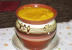 Рецепт: Рыба в горшочке под картофельной крышечкой