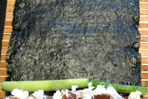 Шаг 2: Аккуратно с помощью коврика переворачиваем …