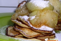 Шаг 4: Блинчики сложить горкой, штук по …