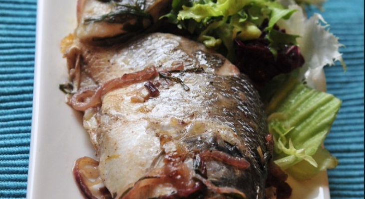 Форель на сковороде