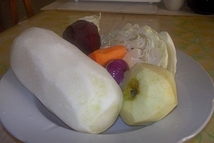 Шаг 1: Все овощи помыть и почистить.