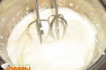 Шаг 6: Не раскатывайте следующий корж заранее, …