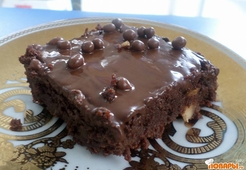 Брауни с медом и фундуком