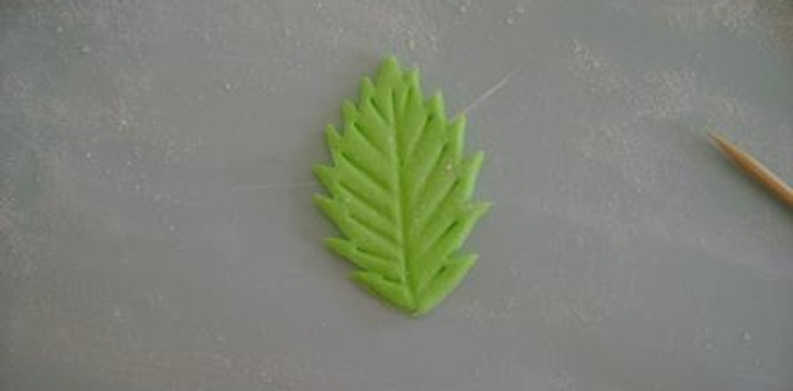 Шаг №13 МК ромашек и листочков от Annula