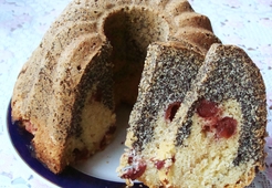 Вишневый кекс с маком