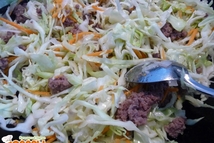 Шаг 2: Фарш обжарить с мелко порезанным …