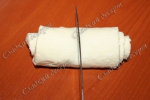 Шаг 1: Раскатать тесто и нарезать полосочки …