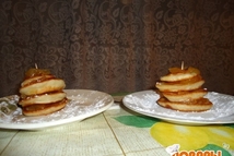 Шаг 3: Для этого кладем оладушки стопочкой …