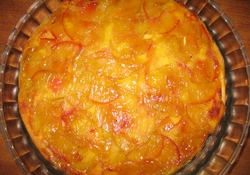 Рецепт: Шарлотка с карамелью и яблоками