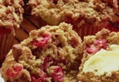 Шоколадный кекс с вишней