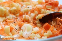 Шаг 2: Тесто бросаем в холодильник. Готовим …