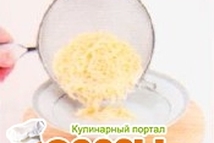 Шаг 3: Добавить овощи в кастрюлю с …