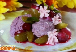 Виноградный салат с мороженым  по-мадридски