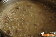 Шаг 6: Затем постепенно добавляем бульон.