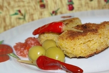 Шаг 3: Сформировала небольшие котлеты и запанировала …