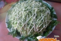 Шаг 5: Сверху, на крупной терке потрите …