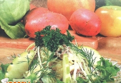 Салат мясной с капустой и картофелем