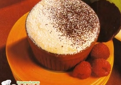 Рецепт: Безе с малиной и шоколадным кремом